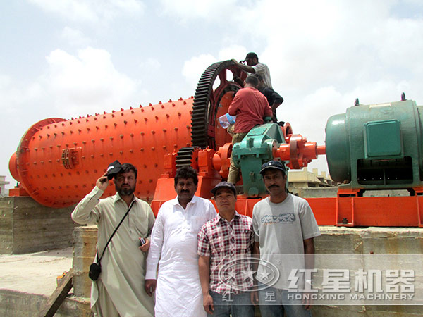 錳礦石球磨機生産現場