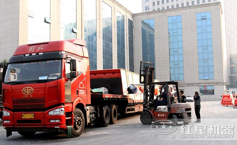 YK圓振動篩分機發貨現場