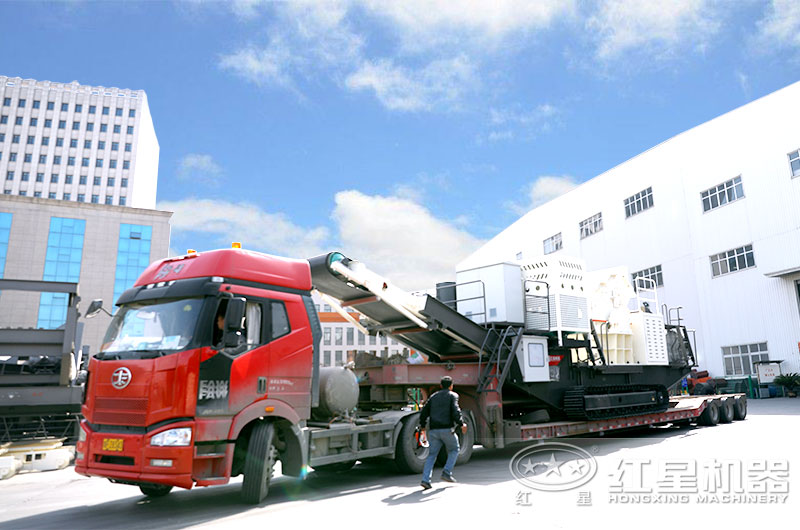 履帶式移動破碎站發貨現場