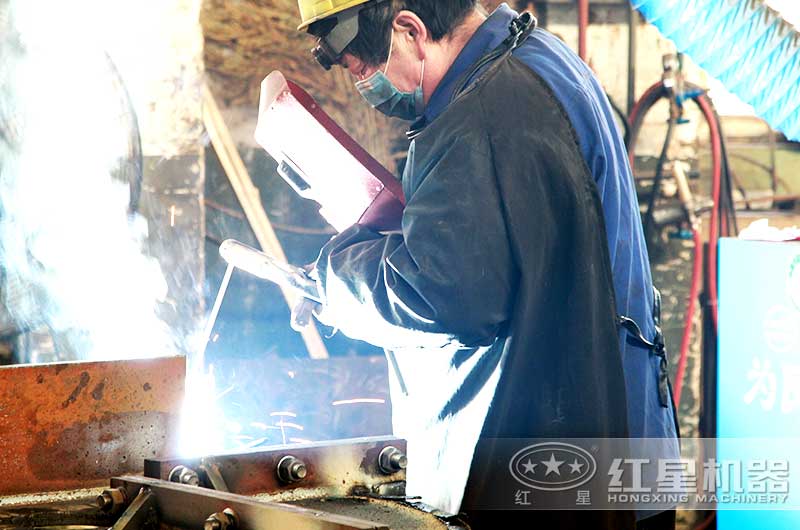 紅星設備生産車間