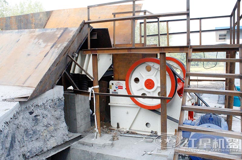 颚式破碎機作業現場