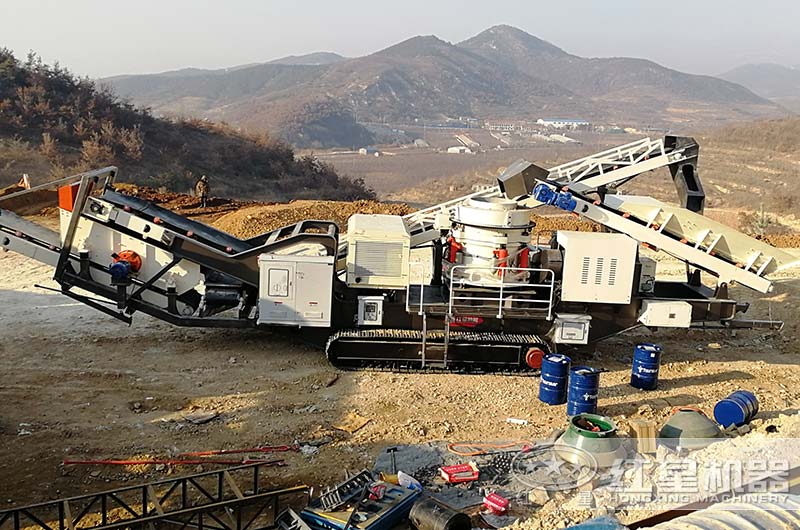 履帶式建築廢料破碎機客戶現場