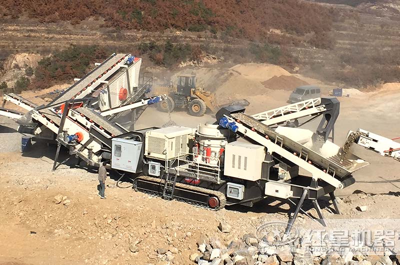 山東客戶大型混凝土破碎處理現場