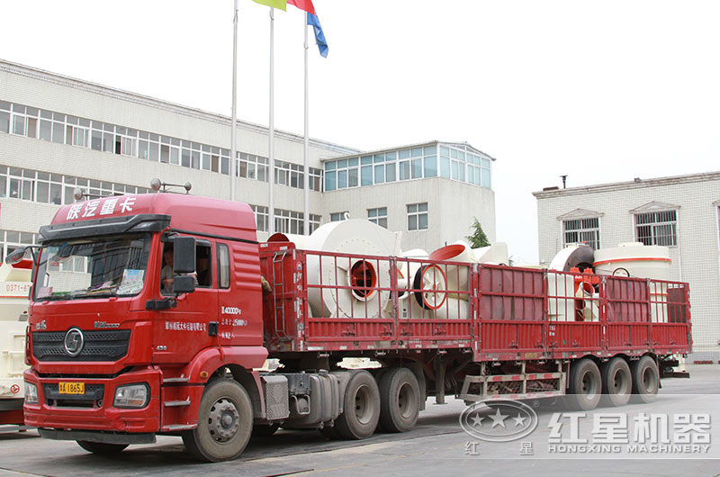 雷蒙磨粉機發貨現場