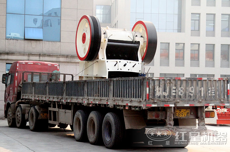 PE-750X1060颚式破碎機發往浙江