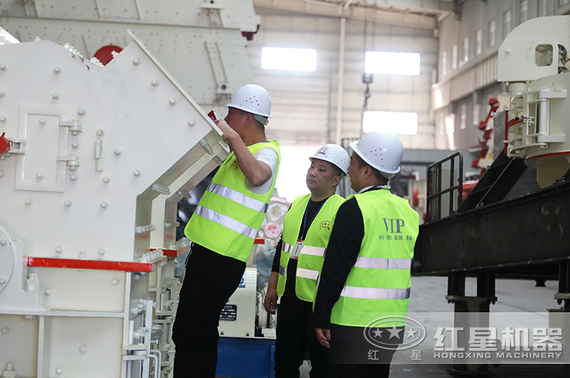 客戶來設備生産車間考察