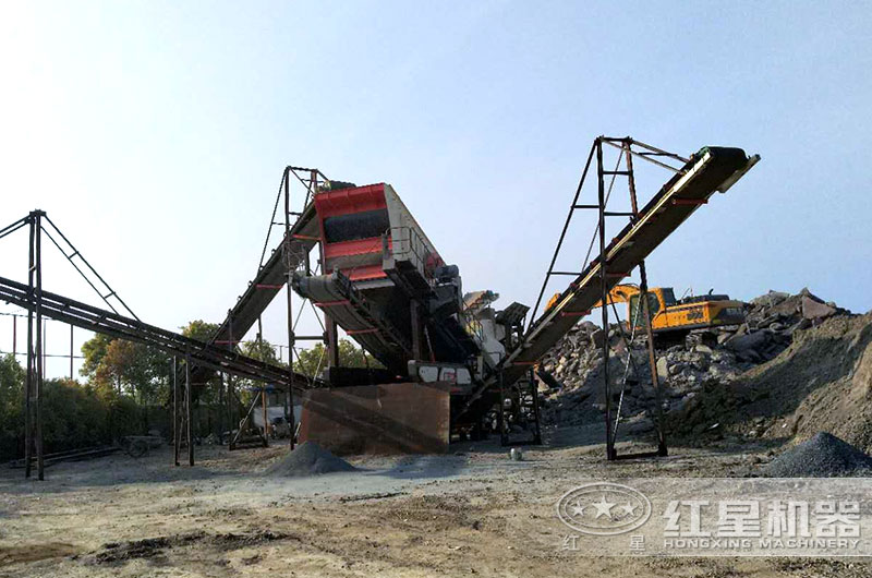 移動式砂石破碎機作業現場圖